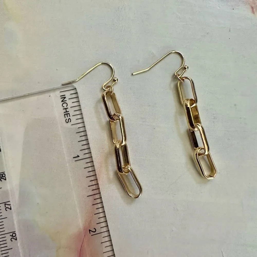 Gold tone chain link earrings